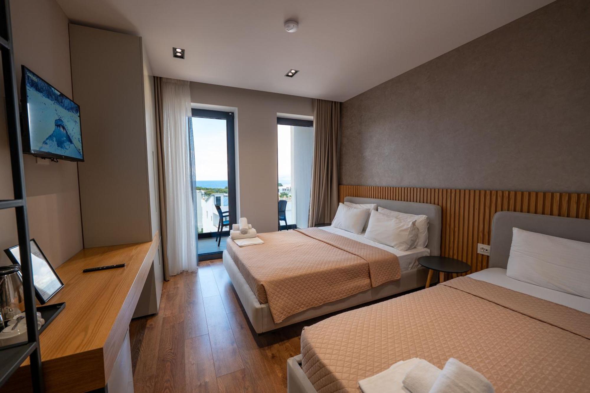 Hotel Ajden By Mira Mare Ксамил Екстериор снимка