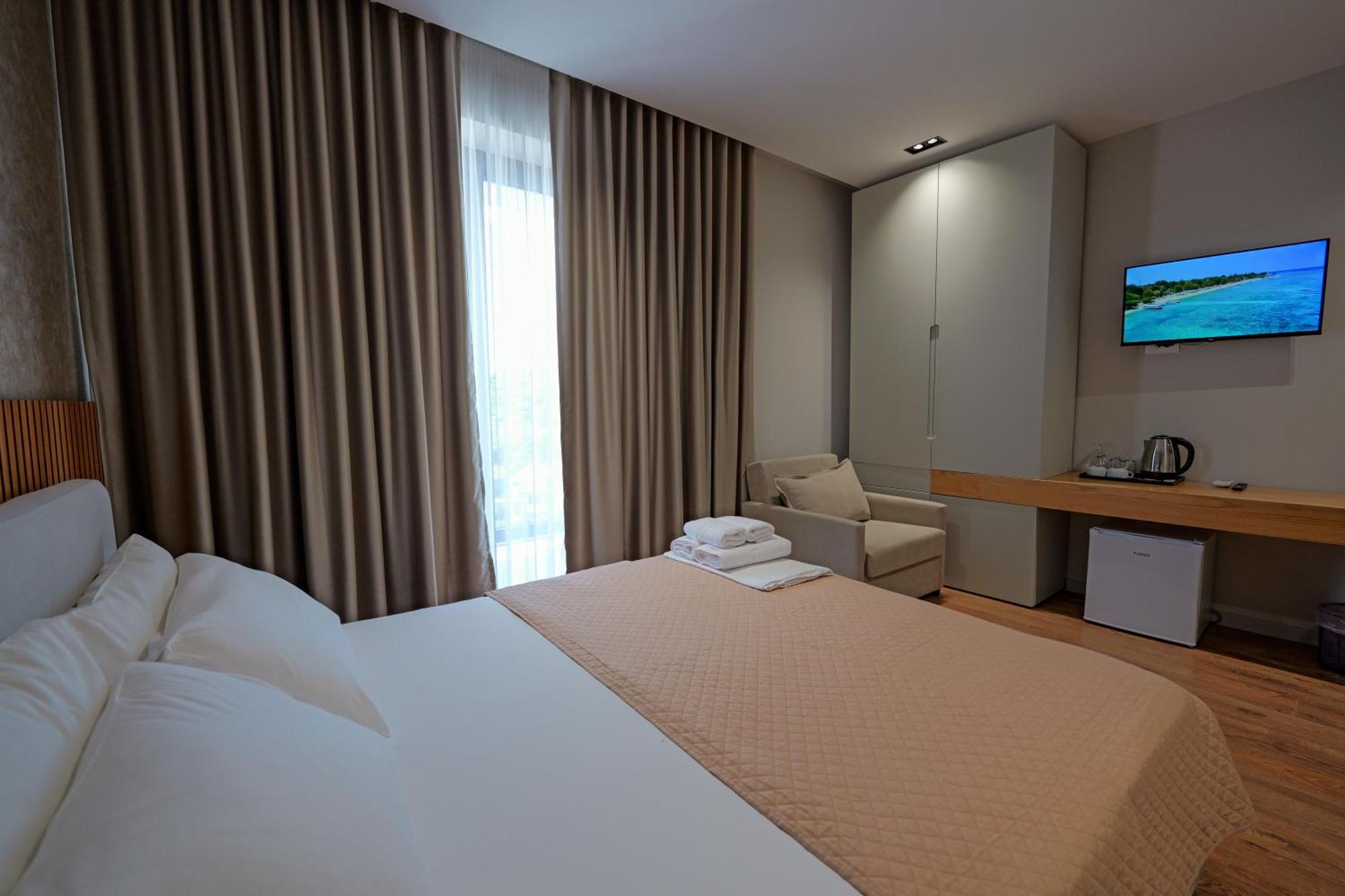 Hotel Ajden By Mira Mare Ксамил Екстериор снимка