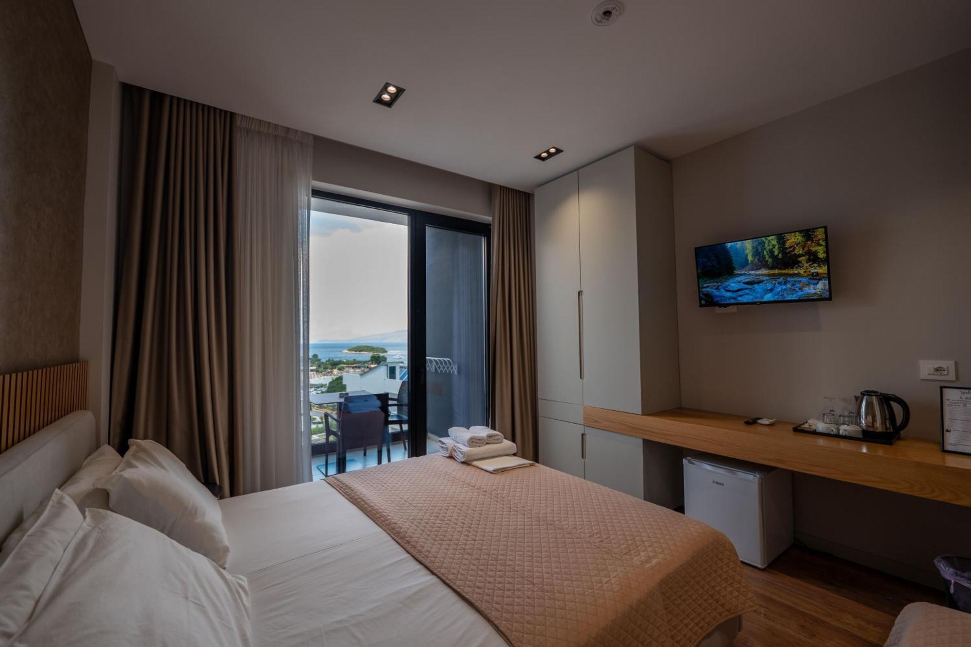Hotel Ajden By Mira Mare Ксамил Екстериор снимка
